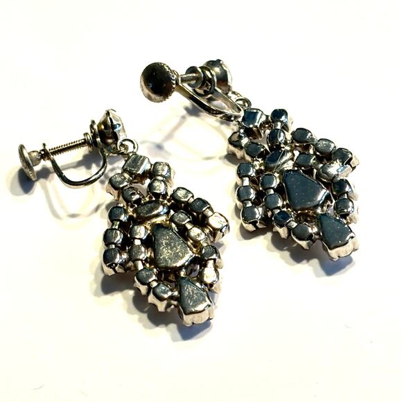 Vintage screw back earrings dramatic silver & clear crystal drop & dangle style - Picture 4 of 7